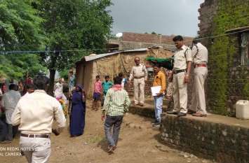 Killed by cutting the neck with a sharp weapon धारदार हथियार से गर्दन काट कर दी हत्या