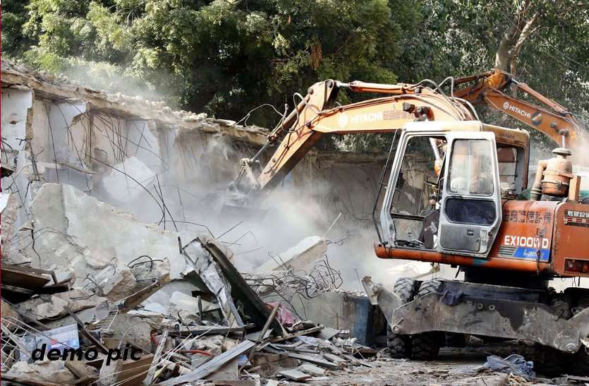 encroachment.jpg जिले के किलकिला फीडर की नहर का मामला: एक सप्ताह के अंदर अतिक्रमण हटाने के निर्देश