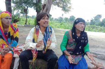 Kidnappers wearing women's clothes स्त्री वेश में बच्चा चोर आदमी, लोगों ने इस तरह की पहचान