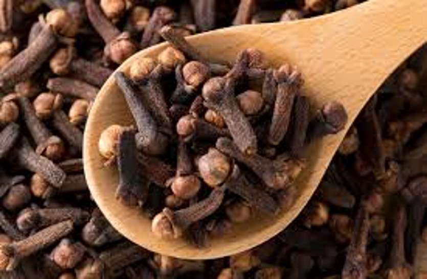 लौंग का कर लें ये छोटा सा उपाय, बदल जाएगी आपकी किस्मत