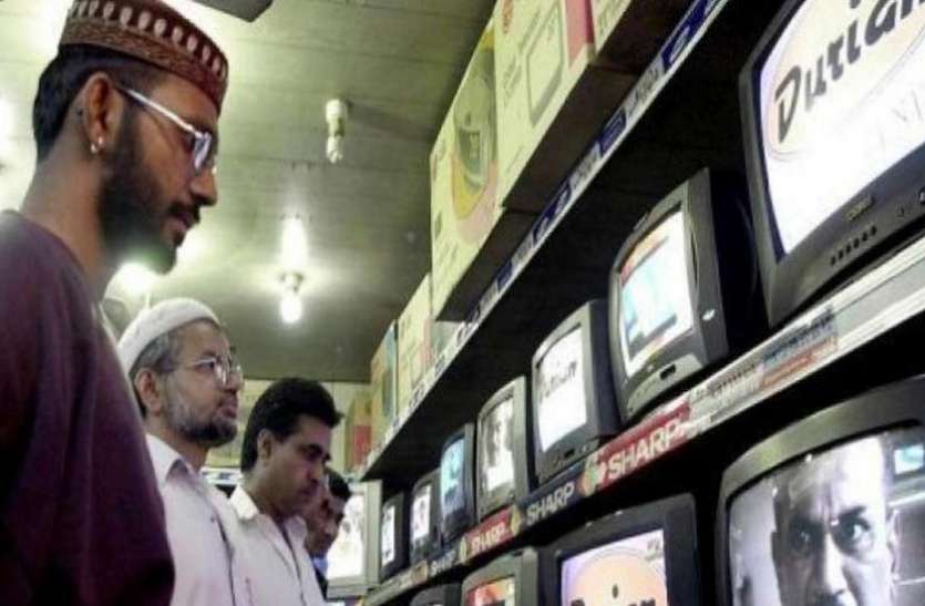 pakistan.jpg 370 पर बौखलाए पाक का बड़ा फैसला, टीवी चैनलों पर भारतीय कंटेंट के प्रसारण पर लगाई रोक