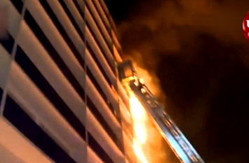 Many injured in Fire caught at Paris Hospital Video: पेरिस के अस्पताल में लगी भयंकर आग, एक की मौत