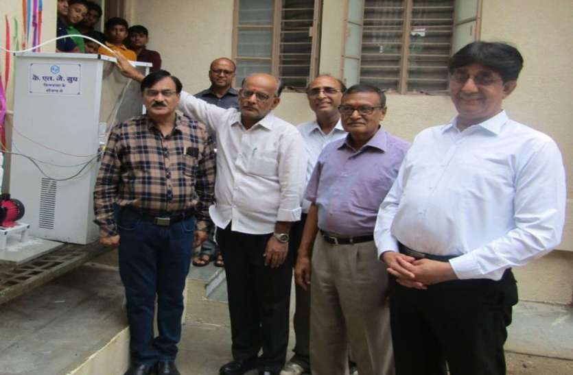 सैकड़ों बच्चे पी सकेंगे ठंडा पानी सैकड़ों बच्चे पी सकेंगे ठंडा पानी