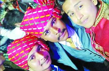 Death of three youths मां की अस्थियां विसर्जन करने गए तीन बेटों के मिले शव