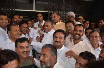 BJP leaders stand for the state government in the dock भाजपा नेताओं ने राज्य सरकार को किस लिए किया कटघरे में खड़ा