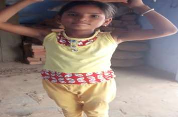 कर्ज के बोझ से दबे दर्जी ने बेटी की गला घोंट हत्या कर खुद ने आत्महत्या की कर्ज के बोझ से दबे दर्जी ने बेटी की गला घोंट हत्या कर खुद ने आत्महत्या की