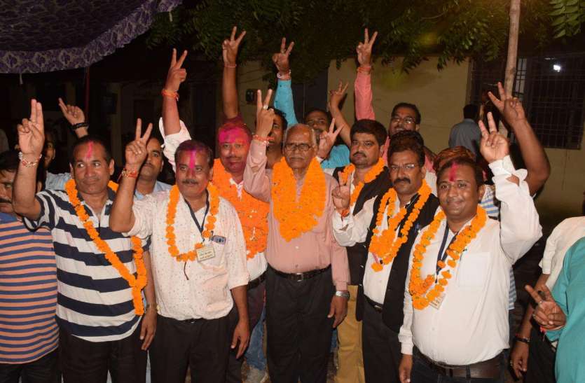 Raj Bahadur president, Manoj the victory of the post of Vice President राजबहादुर ने अध्यक्ष, मनोज ने उपाध्यक्ष पद पर जीत का परचम लहराया