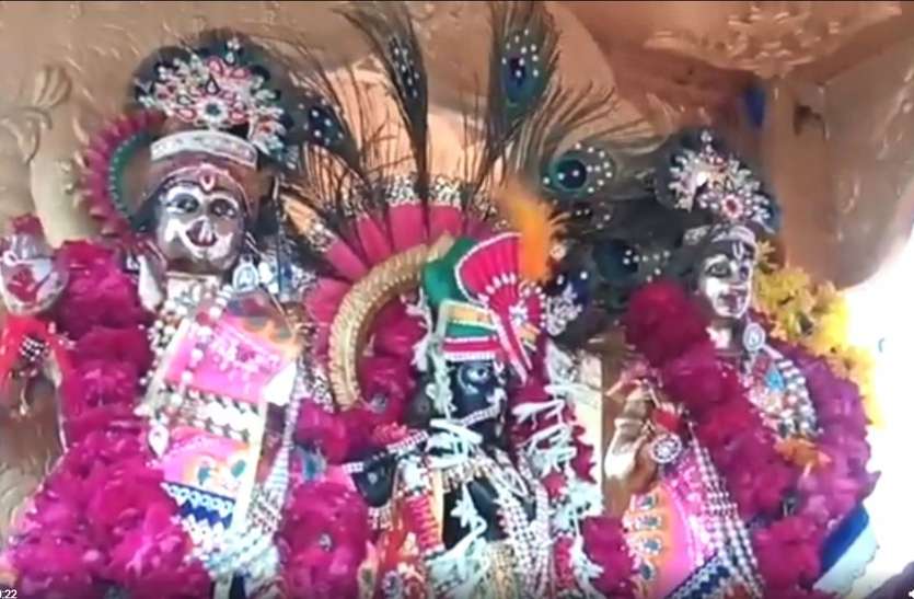 Krishna Janmashtami, Utsav, Radha, Temple, Shri Ram, Pooja कृष्ण जन्माष्टमी उत्सव, मंदिरों में हुई साज-सज्जा