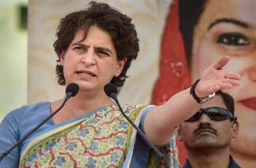 Priyanka Gandhi प्रियंका हुईं आक्रमक, बिजली और ट्रैफिक चालान पर उतरीं जनता के साथ