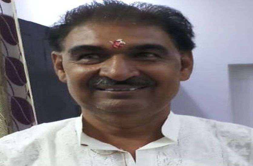 सरकारी फरमान से स्कूलों में हुई फजीहत