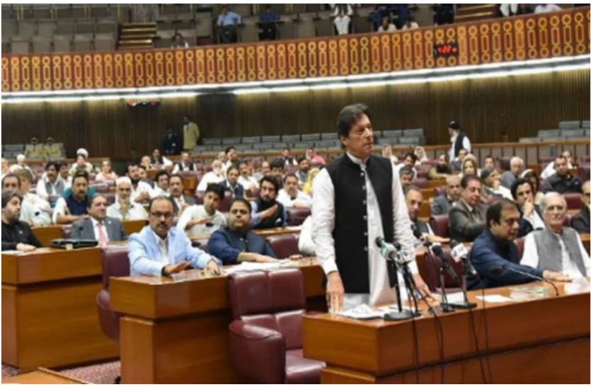Pak PM Imran khan विपक्ष ने इमरान सरकार को बताया 'सेलेक्टेड सरकार', कहा- दुनिया में अलग-थलग पड़ा पाकिस्तान
