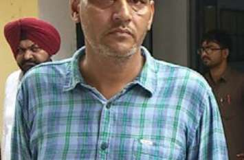गबन के मुख्य आरोपी शर्मा पर मेहरबानी अब भी बरकरार, न्यायिक अभिरक्षा के बावजूद दिया भत्ता गबन के मुख्य आरोपी शर्मा पर मेहरबानी अब भी बरकरार, न्यायिक अभिरक्षा के बावजूद दिया भत्ता