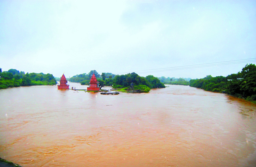 Heavy rain in Vidisha, Sanjay Sagar Dam and Baghru Dam's gates open, death of a young man Heavy rain in Vidisha, Sanjay Sagar Dam and Baghru Dam's gates open, death of a young man