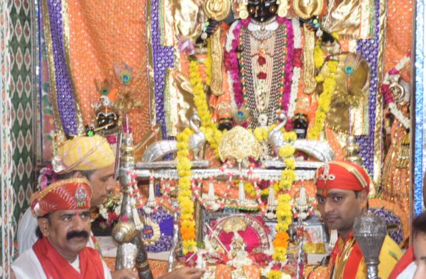 काली रात में जग को तारने आए पालनहार, जगदीश मंदिर में धूमधाम से मनी जन्माष्टमी काली रात में जग को तारने आए पालनहार, जगदीश मंदिर में धूमधाम से मनी जन्माष्टमी
