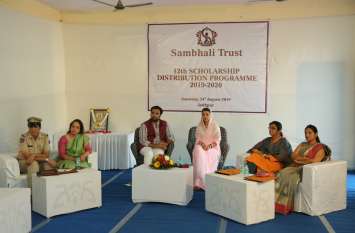 सोचा भी नहीं था और मिल गई सहायता....बालिकाएं पढ़ीं तो मिली छात्रवृति सोचा भी नहीं था और मिल गई सहायता....बालिकाएं पढ़ीं तो मिली छात्रवृति