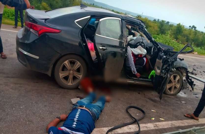 2 killed in road accident on highway in shivpuri