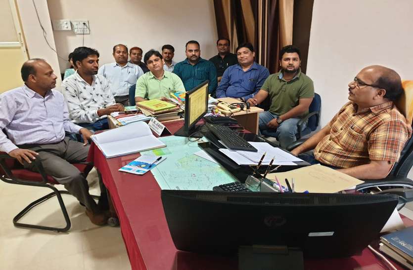 कागजी कार्य होगा बंद, ऑनलाइन होगा ऑफिसों का पूरा काम कागजी कार्रवाई से मिलेगा छूटकारा, अब ऑनलाइन होगा ऑफिसों का पूरा काम