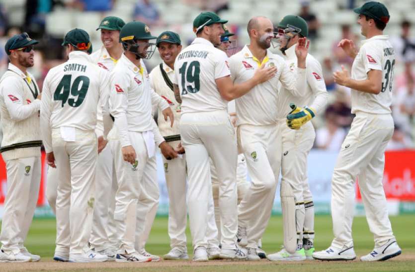 australia_test_team.jpg गेंदबाजों की मेहनत पर बल्लेबाजों ने फेरा पानी, इंग्लैंड के लिए मुश्किल पल