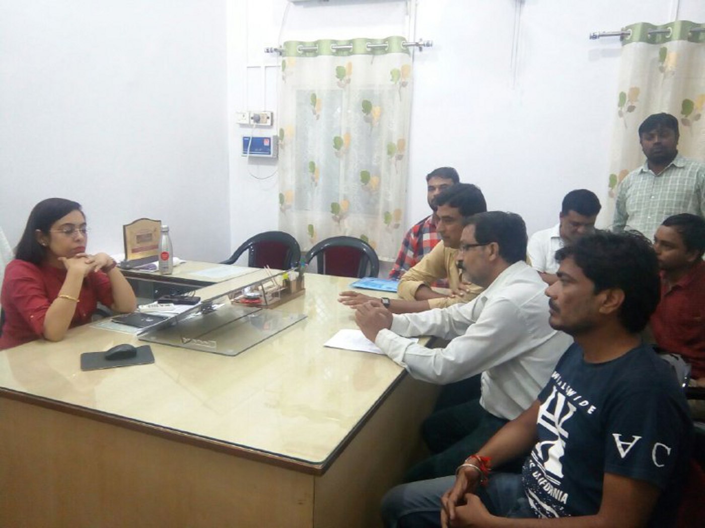 स्विमिंगपूल ठेका निरस्त करने की मांग स्विमिंगपूल ठेका निरस्त करने की मांग