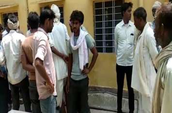 Body of the watchman of Santnagar ashram found hanging from tree पेड़ से लटका मिला संतनगर आश्रम के चौकीदार का शव