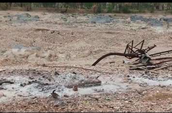 Bad Condition Of cremation ground of gingla, Udaipur हे भगवान बारिश में यहां किसी की मौत नहीं हो, यहां का हर व्यक्ति करता है यही दुआ