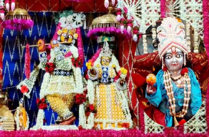 Janmashtami 2019 Interesting Story of Shree Krishna Gopinath ji Temple Sikar : आज भगवान श्रीकृष्ण का जन्मोत्सव है। श्रीकृष्ण भगवान का मंदिर, जो गोपीनाथ मंदिर के नाम से प्रसिद्ध है। इसके स्थापना से जुड़ी बेहद ही रोचक कहानी है। जब पुजारी भोग लगाना भूल गए, तब बाल रूप में पैर का कड़ा दुकानदार को देकर लड्डू खाकर गए थे गोपाल