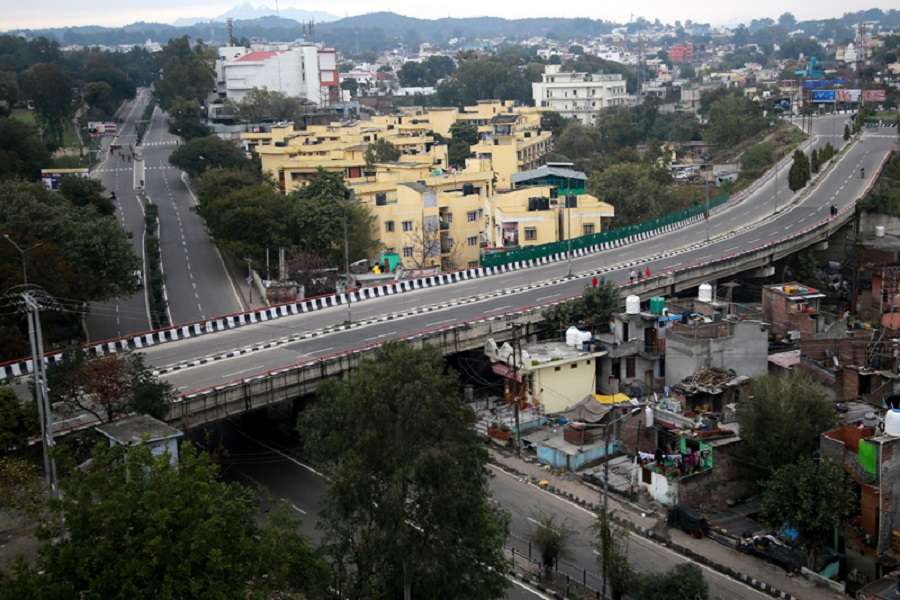 जम्मू-कश्मीर पुनर्गठन के खिलाफ याचिका की सुनवाई 4 सितंबर तक टली
