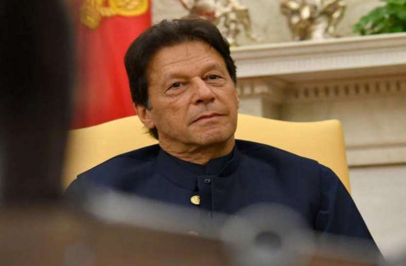 imrankhan.jpg कश्मीर मुद्दे पर दुनिया से हारकर अब जर्मनी की शरण में पहुंचा PAK, इमरान खान ने एंजेला मर्केल से की बात