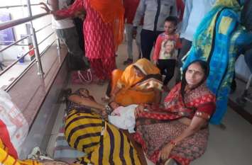Handed over discharge card to maternity, pulled out ofward in bhilwara प्रसूता को जबरन डिस्चार्ज कार्ड थमाया, वार्ड से बाहर निकाला