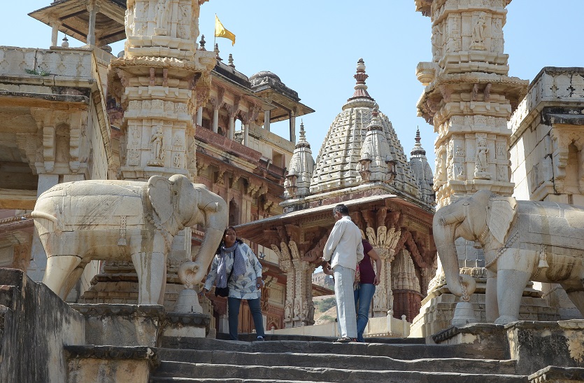 ज स क ष ण क म र त क म र न बचपन म म न अपन पत जयप र म उस स रच य व व ह ज न हक कत Jagat Shiromani Temple Jaipur Is Known As Meera Temple Patrika News