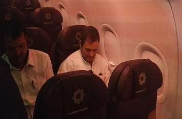 Rahul Gandhi and other opposition leaders set back from Srinagar राहुल गांधी समेत विपक्षी दलों के प्रतिनिधिमंडल को श्रीनगर से भेजा वापस