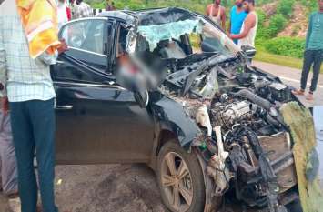 2 killed in road accident on highway in shivpuri 2 killed in road accident on highway in shivpuri