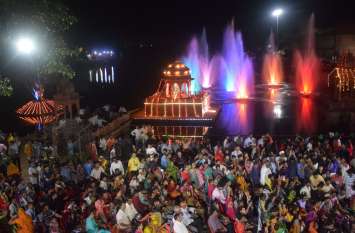 Tirtharaj Machkund illuminated with colored lights जन्माष्टमी पर्व के दौरान रंगीन रोशनी से जगमगाया तीर्थराज मचकुंड ....देखें तस्वीरें