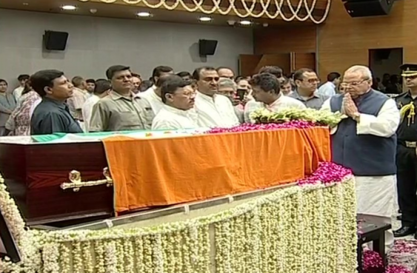 414.png एक साल में तीसरी बार पार्टी नेताओं की अंतिम यात्रा का साक्षी बना बीजेपी मुख्यालय