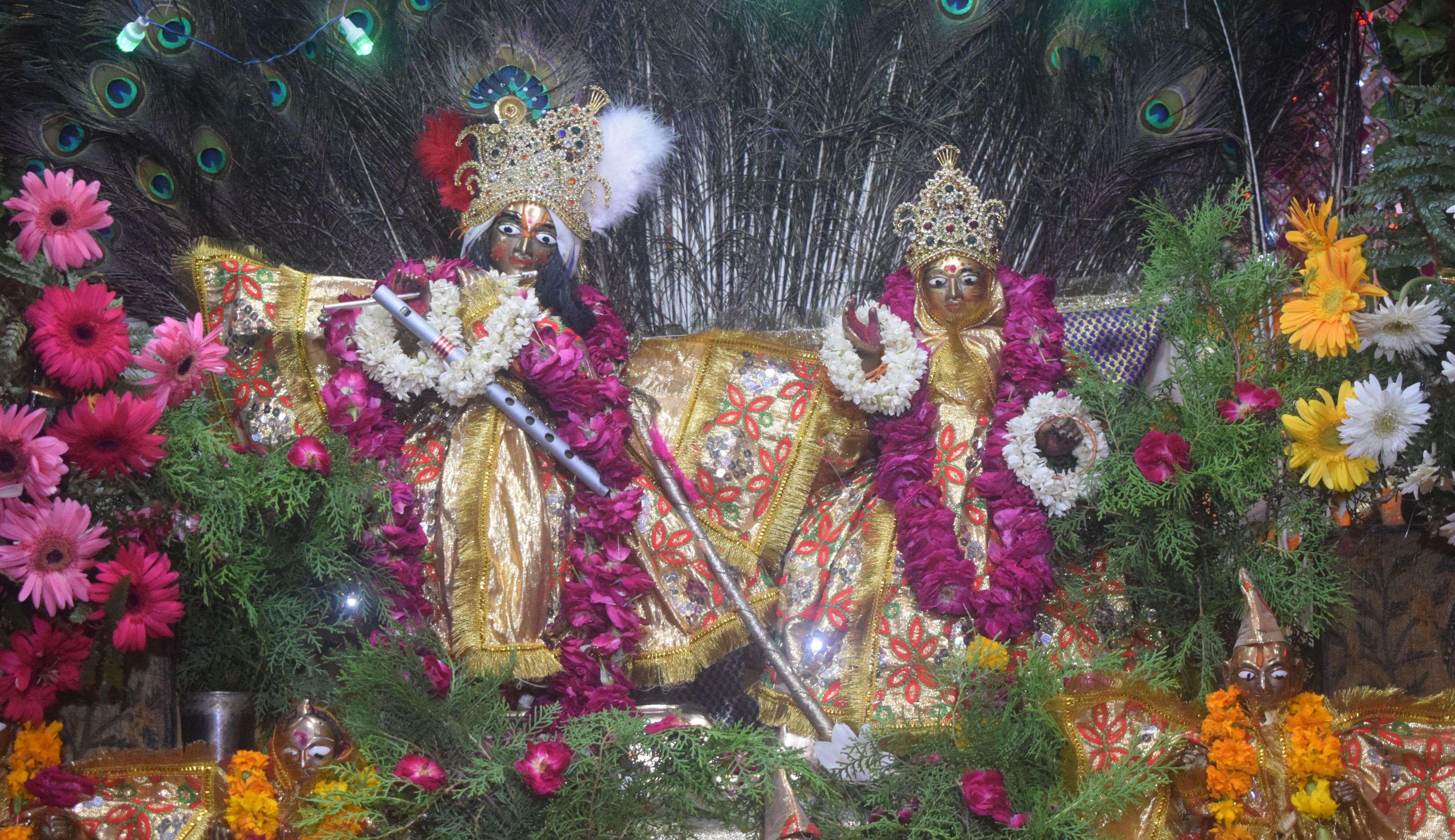 Crowds in temples gathered till late night on Sri Krishna Janmashtami Crowds in temples gathered till late night on Sri Krishna Janmashtami