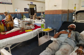 Jammu Kashmir Rajouri Accident: 7 Shahdara Pilgrims Dead, 25 Injured राजौरी में हुआ बड़ा हादसा, खाई में गिरा तीर्थयात्रियों से भरा वाहन, 7 मरे, कई गंभीर