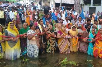 सत्याग्रह से केंद्र सरकार को चुनौती : मेधा पाटकर सहित छह महिलाएं छोटा बड़दा में क्रमिक अनशन पर सत्याग्रह से केंद्र सरकार को चुनौती : मेधा पाटकर सहित छह महिलाएं छोटा बड़दा में क्रमिक अनशन पर
