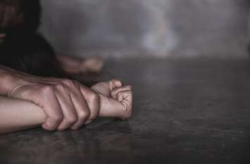Minor gets pregnant after rape दुष्कर्म की शिकार नाबालिग हुई गर्भवती, अश्लील वीडियो बनाकर आरोपी युवक ने कई बार किया दुष्कर्म