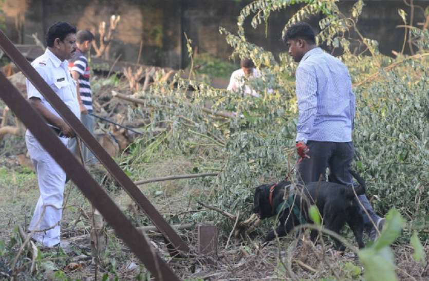 संदेह हुआ, चादर हटाई तो पुलिस के होश उड़े संदेह हुआ, चादर हटाई तो पुलिस के होश उड़े