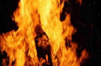 dangerous love Boy burns 17-year-old teenager alive सिरफिरा आशिक: शादी से इनकार पर किशोरी को जिंदा जलाया