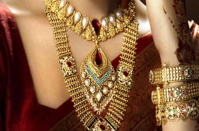 gold_banner.jpg साेना हुआ सस्ता चांदी में भी गिरावट दर्ज