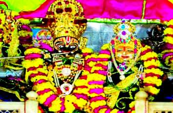KRISHNA JANMASHTMI : मां यशोदा की गोद में इठलाते रहे कान्हा, भक्त गाते रहे गोविंदा आला रे... KRISHNA JANMASHTMI : मां यशोदा की गोद में इठलाते रहे कान्हा, भक्त गाते रहे गोविंदा आला रे...