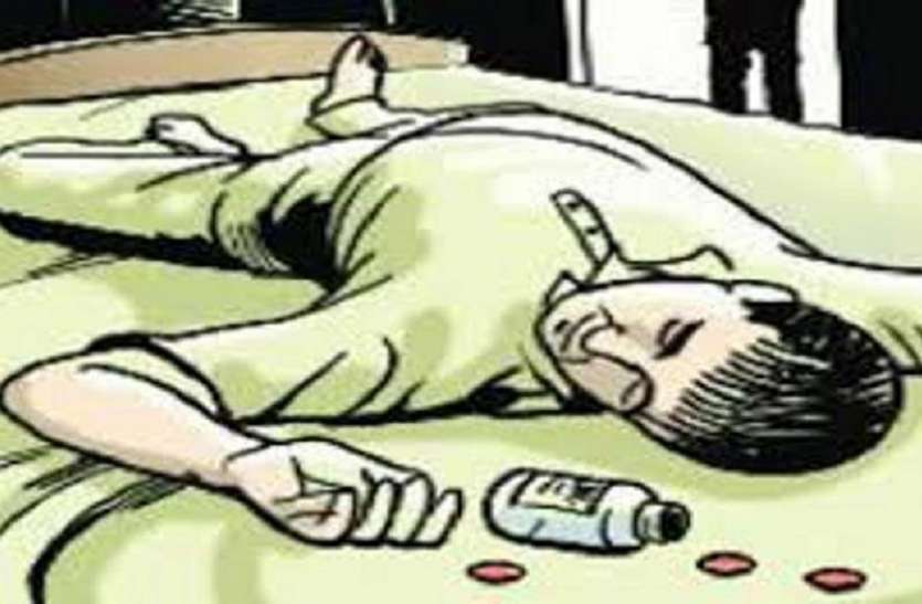 प्रेमी से छुटकारा पाने प्रेमिका ने घर बुलाकर खिलाया जहर, और फिर... प्रेमी से छुटकारा पाने प्रेमिका ने घर बुलाकर खिलाया जहर, और फिर...