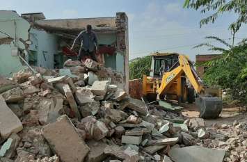 Several officers including Ranger and Deputy Ranger received notice सगरा बीट में अतिक्रमण का मामला: रेंजर और डिप्टी रेंजर सहित कई अधिकारियों को मिला नोटिस