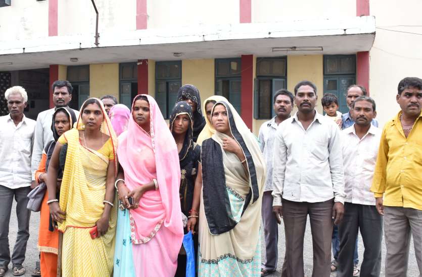 mandsaur news लोन दिलाने के नाम पर महिलाओं से रूपए और दस्तावेज लेकर हुए दो युवक फरार