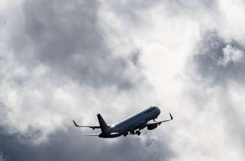 Pilot Made Video Of Crash Plane In America अमरीका में विमान दुर्घटनाग्रस्त, मौत सामने देखकर भी पायलट ने बनाया वीडियो