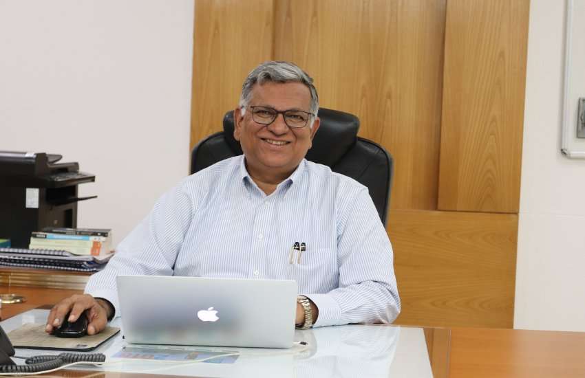 IIT Gandhinagar Director आईआईटी गांधीनगर के निदेशक पद पर प्रो.सुधीर जैन की फिर वापसी