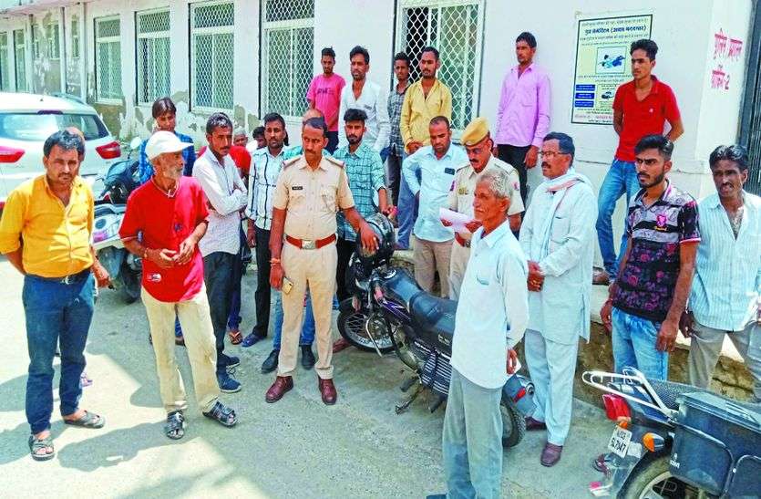 पत्र में लिखा- मेरा किसी से संबध नहीं है, मुझे माफ करना और झूल गई फंदे से पत्र में लिखा- मेरा किसी से संबध नहीं है, मुझे माफ करना और झूल गई फंदे से