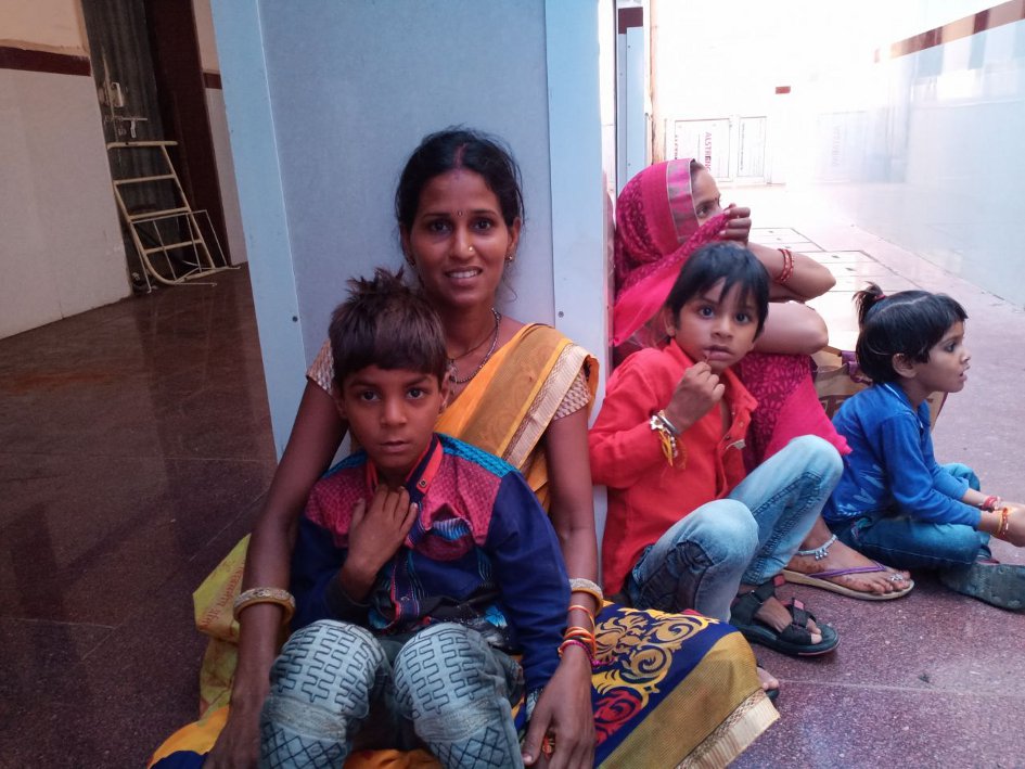 Deaf and mute children hunger till noon दोपहर तक भूख से तड़पते रहे मूक-बधिर बच्चे
