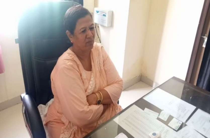 कैशलेस व्यवस्था में रोड़ा बने प्रधान और सचिवों पर डीपीआरओ सख्त कैशलेस व्यवस्था में रोड़ा बने प्रधान और सचिवों पर डीपीआरओ सख्त